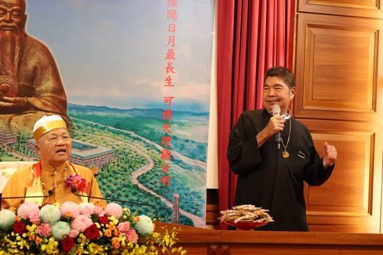 一張含有 服裝, 人員, 人的臉孔, 神殿 的圖片

AI 產生的內容可能不正確。